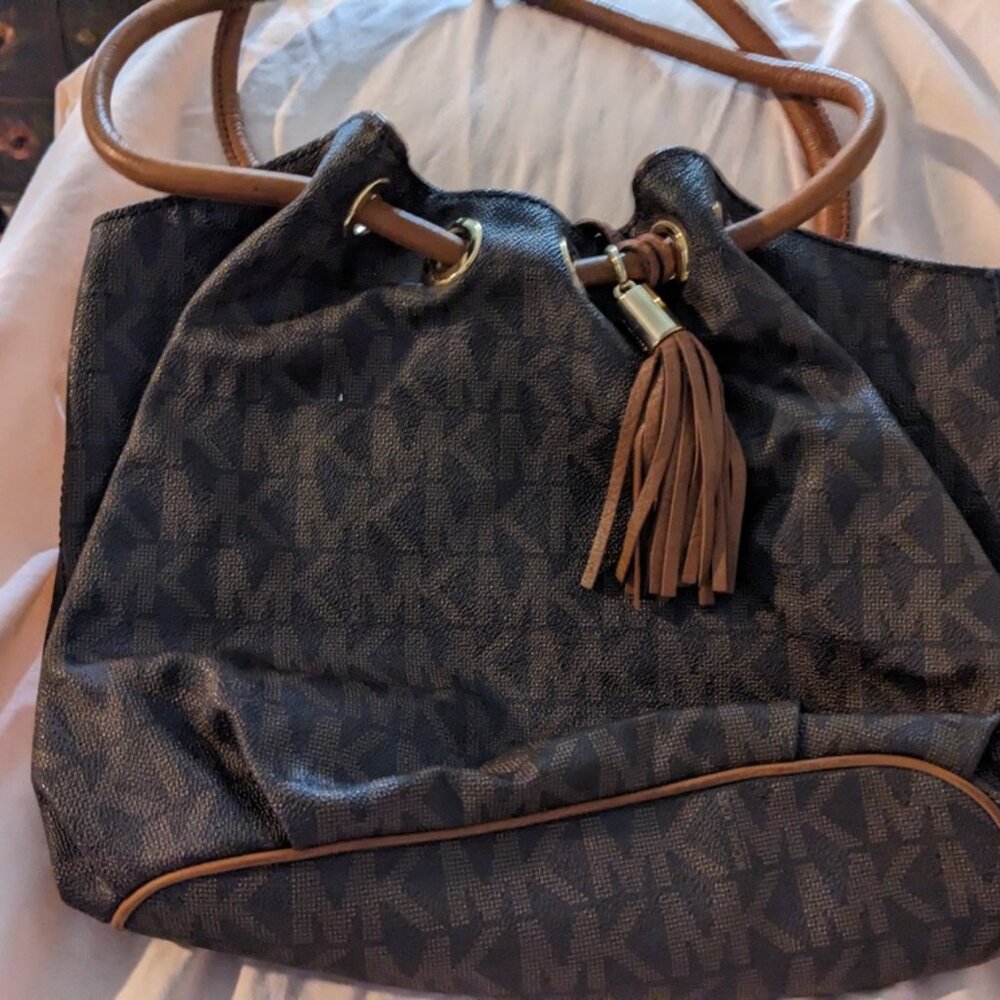 Michael Kors Signature Handbag Very Good Condition